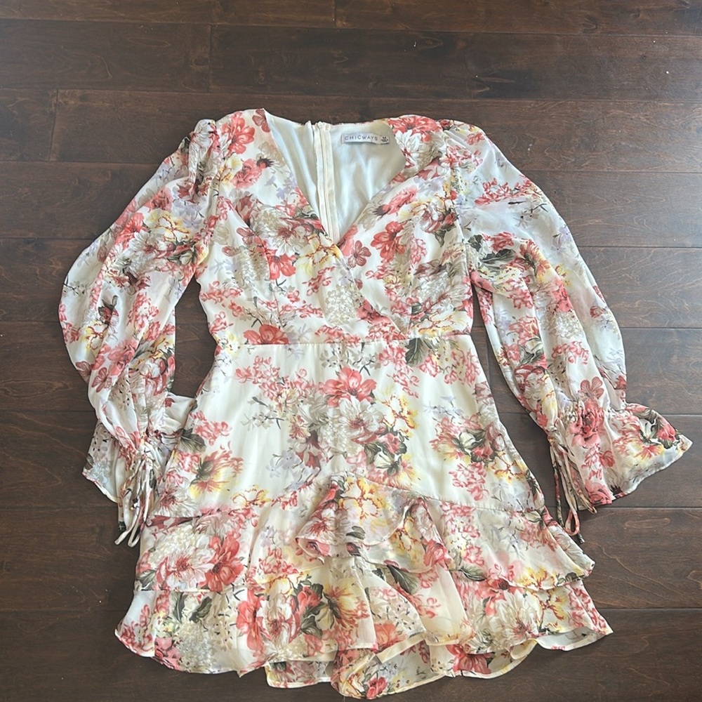 Chicways Womens Romper  Sz M Floral Print Long Sleeve 3425